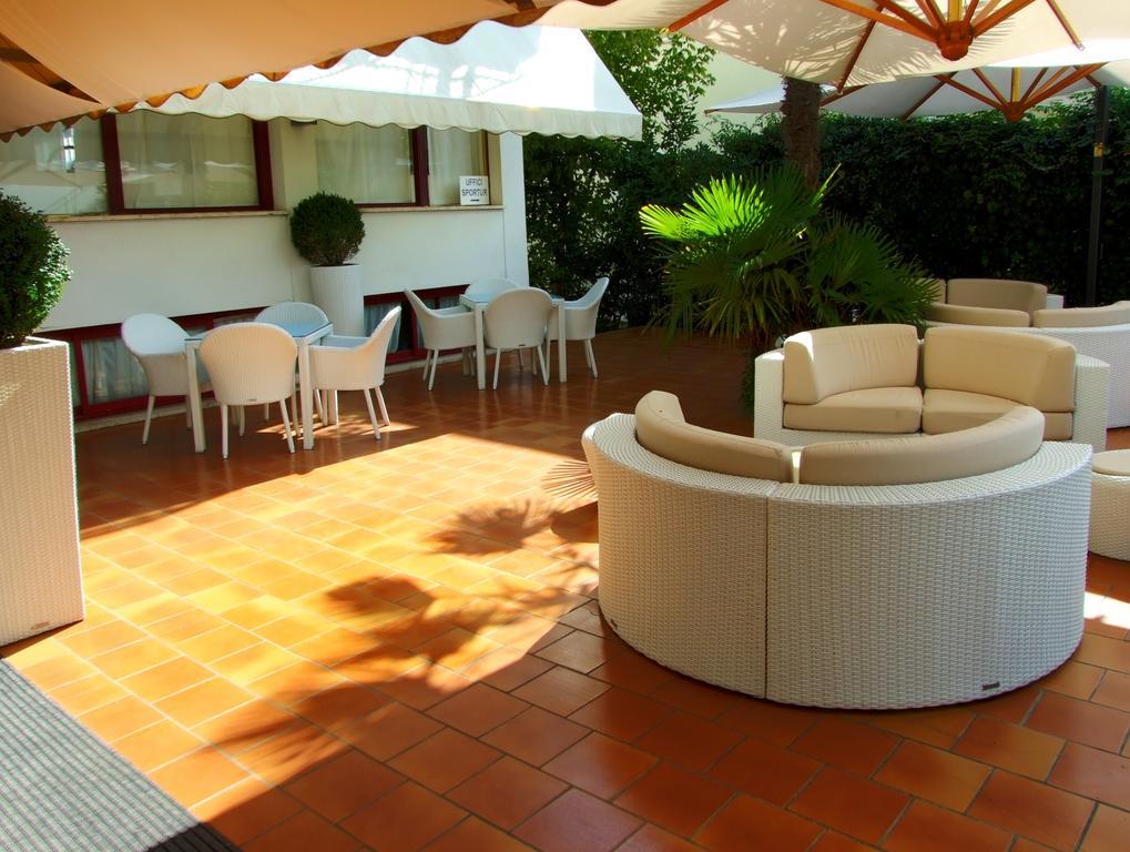 Hotel Manuela Cervia Esterno foto