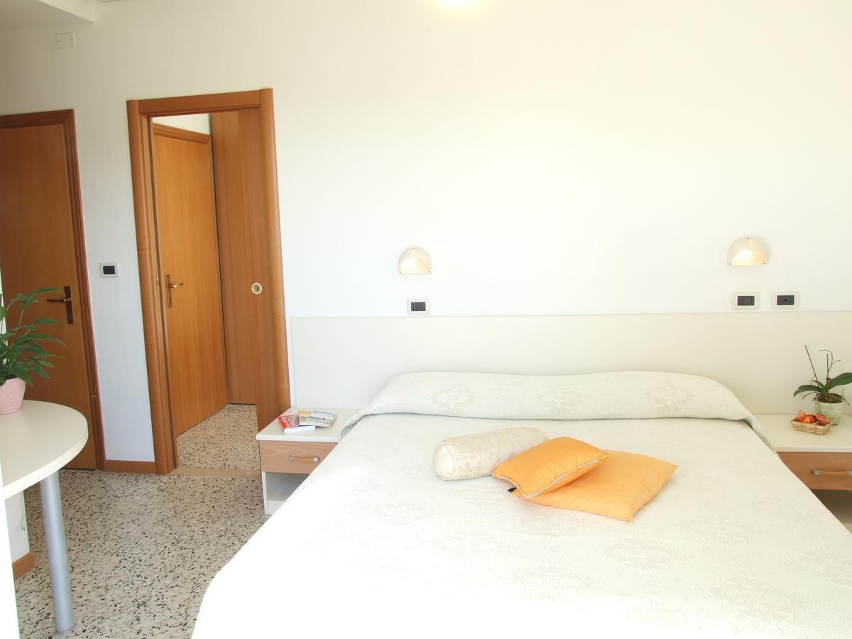 Hotel Manuela Cervia Esterno foto